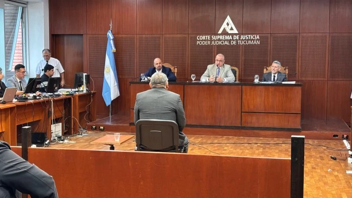 69c668fd02e2d_700_394!