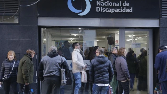 69991e0b65719_700_394!