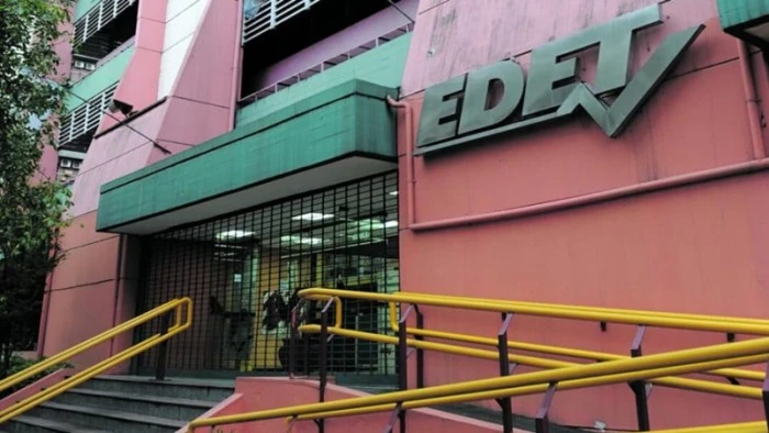 6909f56bbe4f0_700_394!