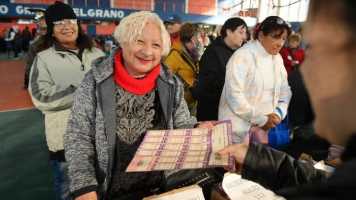 684330ea7799e_700_394!