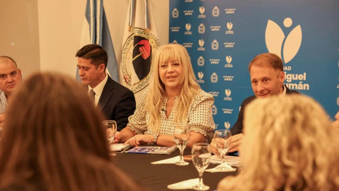 694ed27e85ab1_700_394!