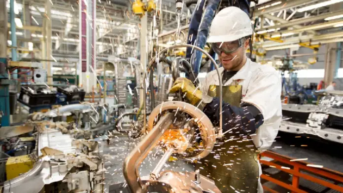 industria-argentina-696x391