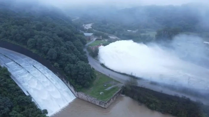 69b170fc37603_700_394!